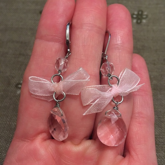 Vintage Pink Bow Beaded Dangle Earrings - Picture 3 of 6